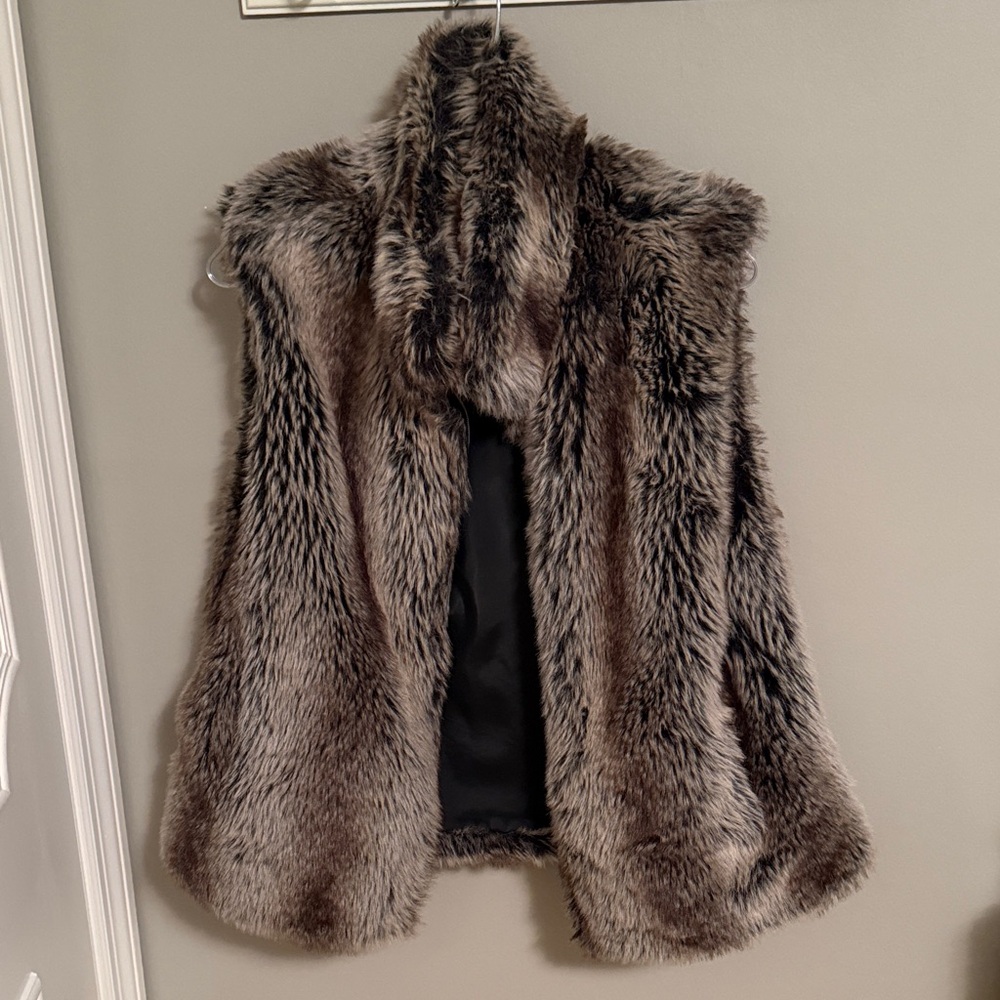 Women's Plush Faux Fur Vest - Brown